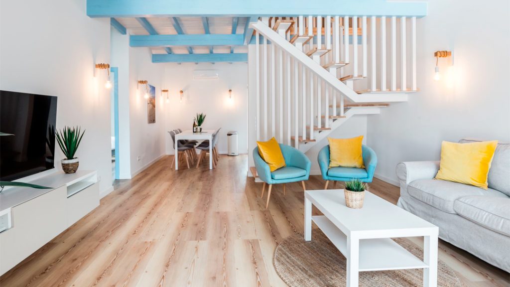 Fotografia apresentando o Sala de visitas no projeto Casas da Costa, localizado em Almada, Portugal.
