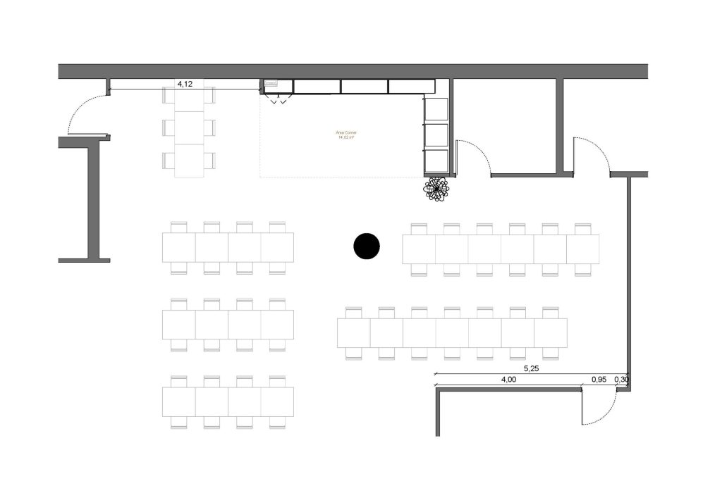 Planta apresentando a Proposta e layout no projeto Corner CTT, localizado em Lisboa, Portugal.