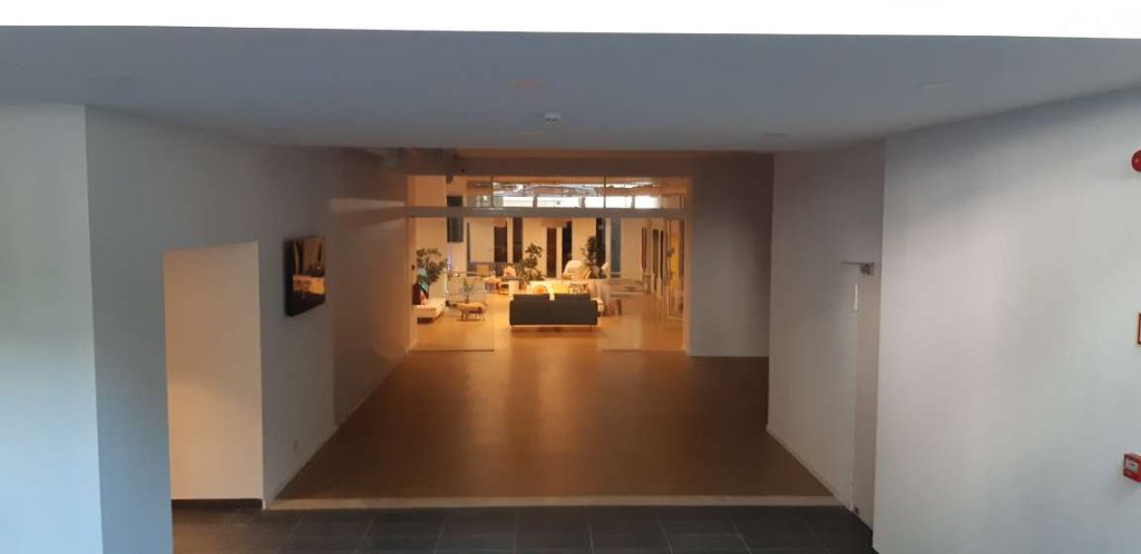 Fotografia apresentando o Área Lounge no projeto Defensores de Chaves, localizado em Lisboa, Portugal.