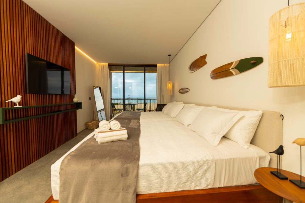 Fotografia apresentando a Suite Makani no projeto Hotel Nanii, localizado em Rio Grande do Norte, Brasil.