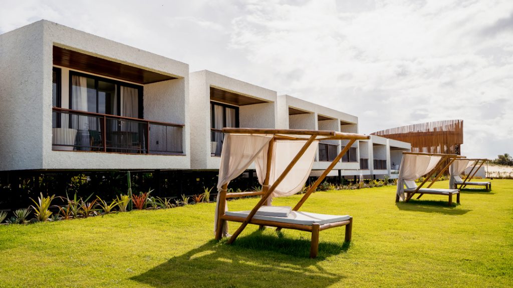 Fotografia apresentando a Área externa de jardim no projeto Hotel Nanii, localizado em Rio Grande do Norte, Brasil.