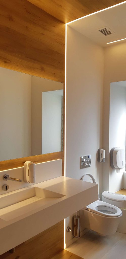 Fotografia apresentando o wc no projeto Q31 Nordea, localizado em Oeiras, Portugal.