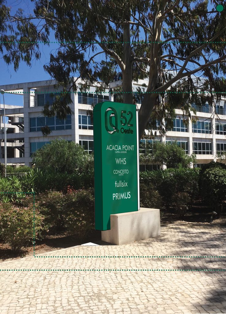 Fotomontagem apresentando a Composição sinalética Passeio das Oliveiras no projeto Narrativa Gráfica QDF, localizado em Quinta da Fonte, Oeiras, Portugal.