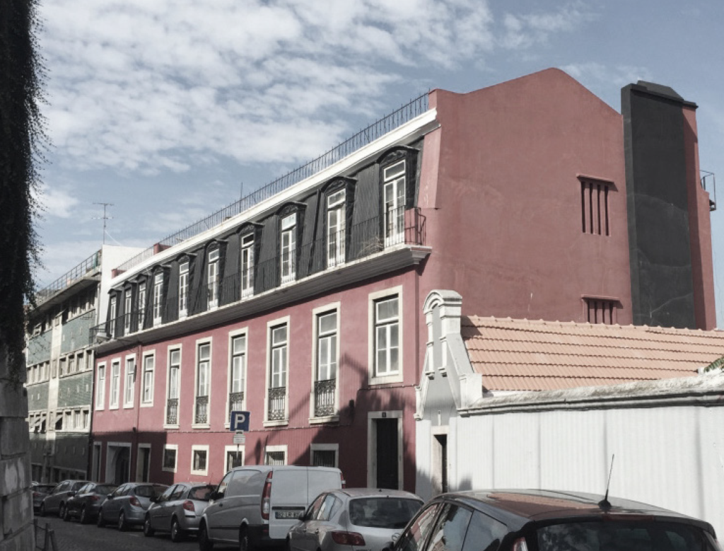 Imagem tridimensional apresentando a Proposta da fachada, materiais e cores no projeto Taipas, localizado em Lisboa, Portugal.